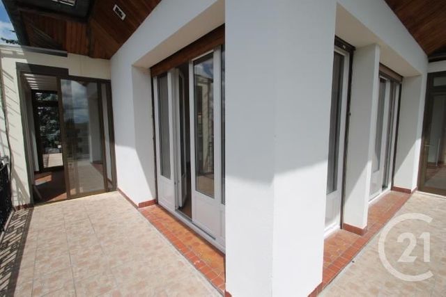 Afficher la photo en grand maison à vendre - 10 pièces - 216.0 m2 - ST YORRE - 03 - AUVERGNE - Century 21 Agence Girard
