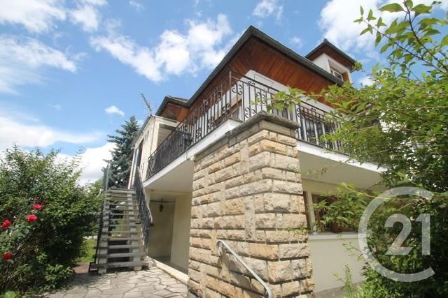 Afficher la photo en grand maison à vendre - 10 pièces - 216.0 m2 - ST YORRE - 03 - AUVERGNE - Century 21 Agence Girard