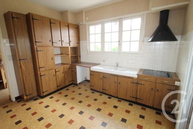 Afficher la photo en grand maison à vendre - 10 pièces - 216.0 m2 - ST YORRE - 03 - AUVERGNE - Century 21 Agence Girard