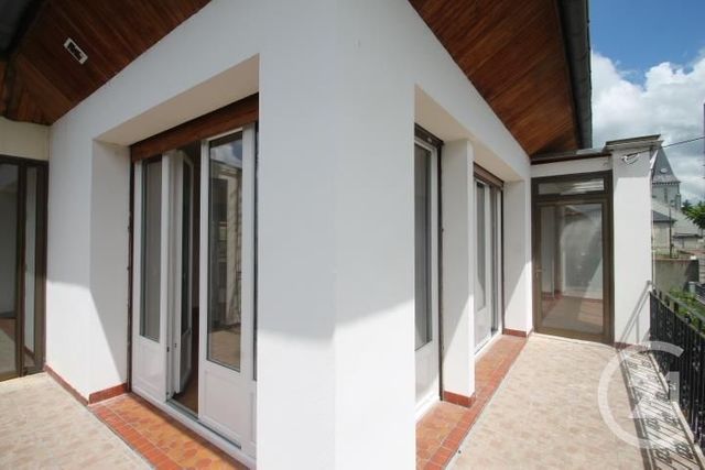 Afficher la photo en grand maison à vendre - 10 pièces - 216.0 m2 - ST YORRE - 03 - AUVERGNE - Century 21 Agence Girard