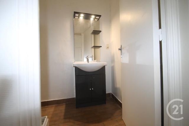 Afficher la photo en grand Appartement F2 à louer - 2 pièces - 48.78 m2 - GANNAT - 03 - AUVERGNE - Century 21 Agence Girard