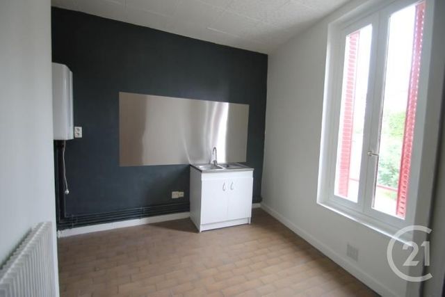 Afficher la photo en grand Appartement F2 à louer - 2 pièces - 48.78 m2 - GANNAT - 03 - AUVERGNE - Century 21 Agence Girard