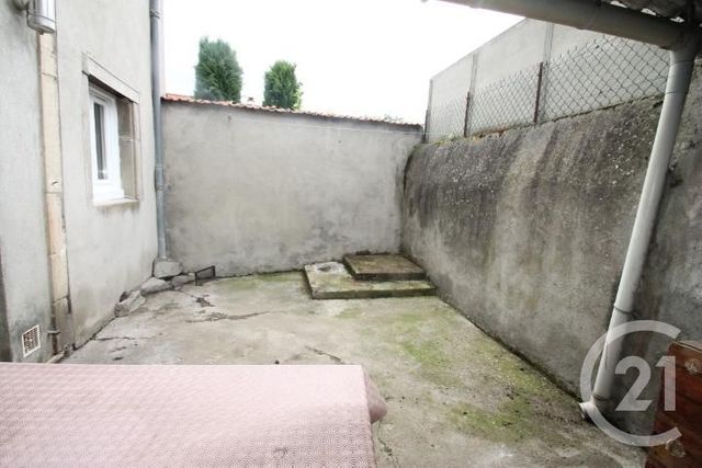 Afficher la photo en grand maison à vendre - 5 pièces - 73.0 m2 - AIGUEPERSE - 63 - AUVERGNE - Century 21 Agence Girard