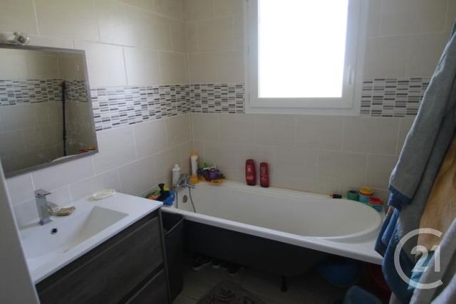maison à vendre - 4 pièces - 85.0 m2 - LE MAYET D ECOLE - 03 - AUVERGNE - Century 21 Agence Girard maison à vendre - 4 pièces - 85.0 m2 - LE MAYET D ECOLE - 03 - AUVERGNE - Century 21 Agence Girard