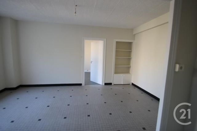 Appartement F2 à louer - 2 pièces - 41.28 m2 - GANNAT - 03 - AUVERGNE - Century 21 Agence Girard Appartement F2 à louer - 2 pièces - 41.28 m2 - GANNAT - 03 - AUVERGNE - Century 21 Agence Girard