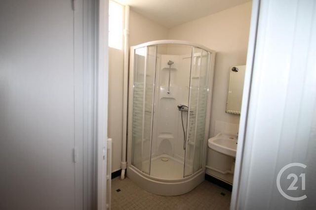 Appartement F2 à louer - 2 pièces - 41.28 m2 - GANNAT - 03 - AUVERGNE - Century 21 Agence Girard Appartement F2 à louer - 2 pièces - 41.28 m2 - GANNAT - 03 - AUVERGNE - Century 21 Agence Girard