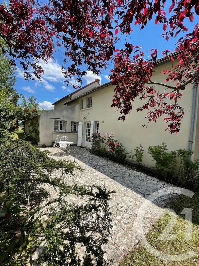 Afficher la photo en grand maison à vendre - 6 pièces - 152.0 m2 - BELLENAVES - 03 - AUVERGNE - Century 21 Agence Girard