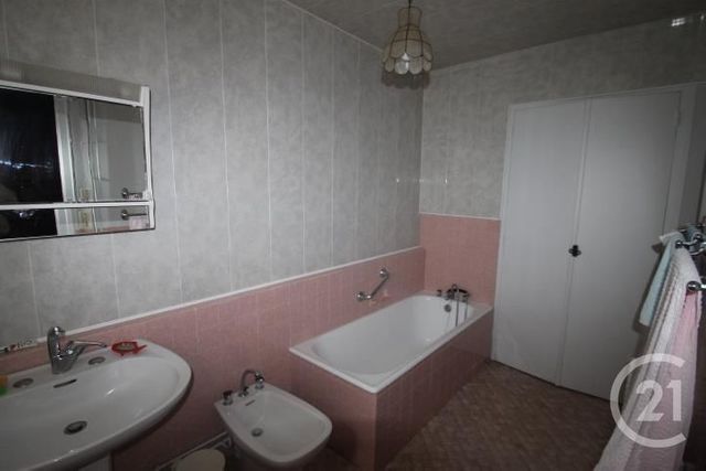Afficher la photo en grand maison à vendre - 6 pièces - 152.0 m2 - BELLENAVES - 03 - AUVERGNE - Century 21 Agence Girard