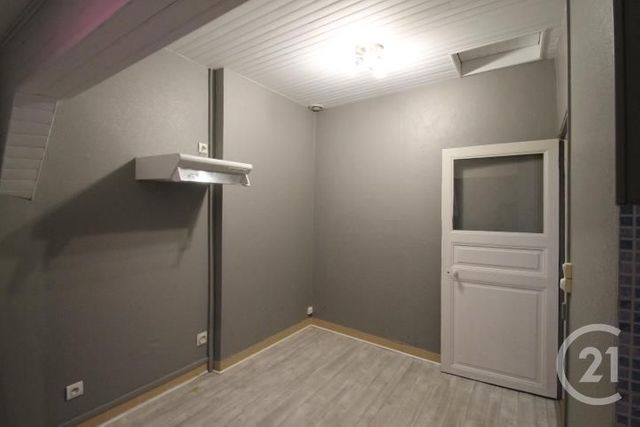 Afficher la photo en grand Appartement F2 à louer - 2 pièces - 44.0 m2 - GANNAT - 03 - AUVERGNE - Century 21 Agence Girard