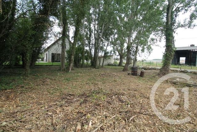 Afficher la photo en grand terrain à vendre - 4154.0 m2 - GANNAT - 03 - AUVERGNE - Century 21 Agence Girard