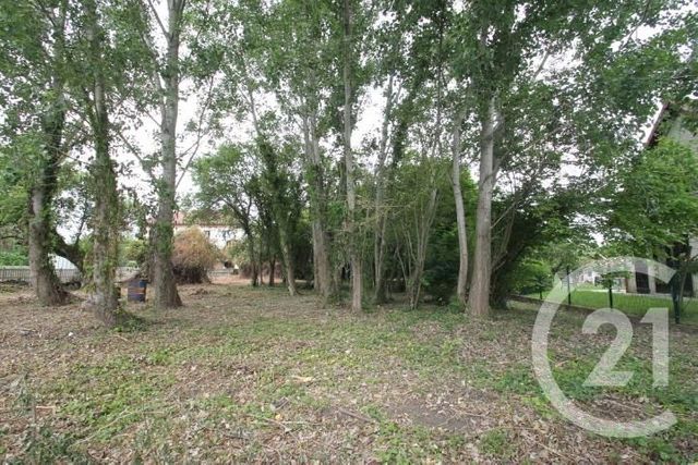 Afficher la photo en grand terrain à vendre - 4154.0 m2 - GANNAT - 03 - AUVERGNE - Century 21 Agence Girard