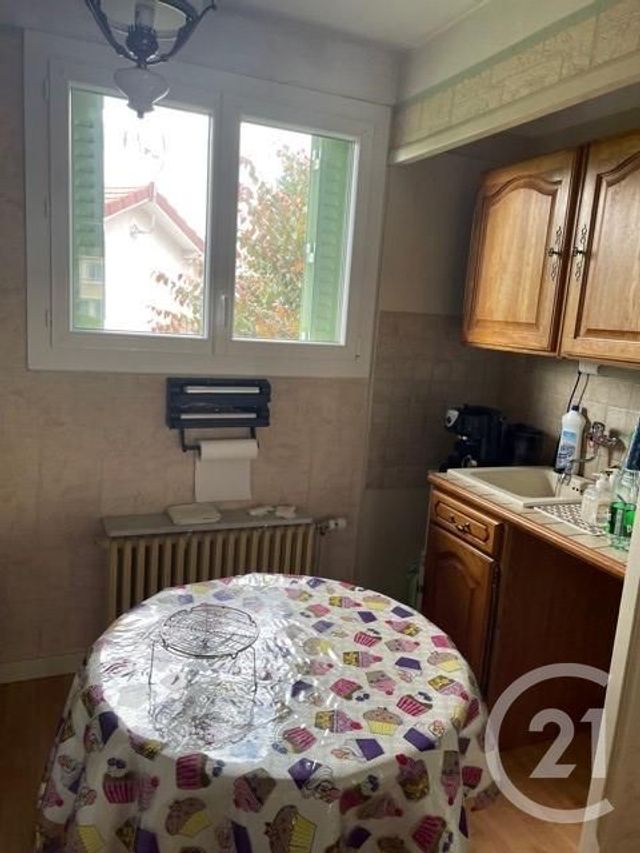 Afficher la photo en grand maison à vendre - 8 pièces - 102.0 m2 - VICHY - 03 - AUVERGNE - Century 21 Agence Girard
