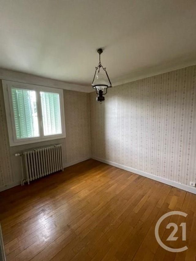 Afficher la photo en grand maison à vendre - 8 pièces - 102.0 m2 - VICHY - 03 - AUVERGNE - Century 21 Agence Girard