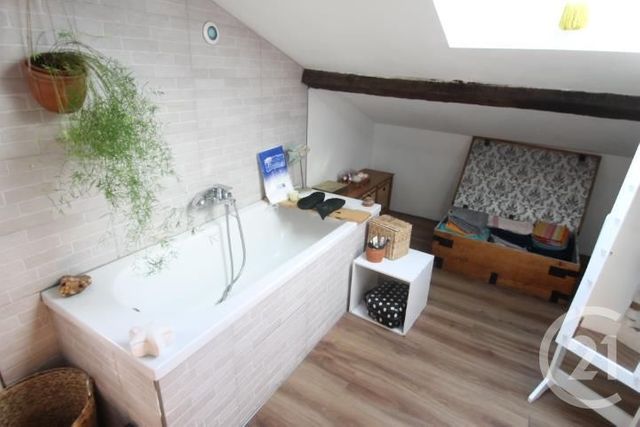 Afficher la photo en grand maison à vendre - 5 pièces - 139.0 m2 - GANNAT - 03 - AUVERGNE - Century 21 Agence Girard