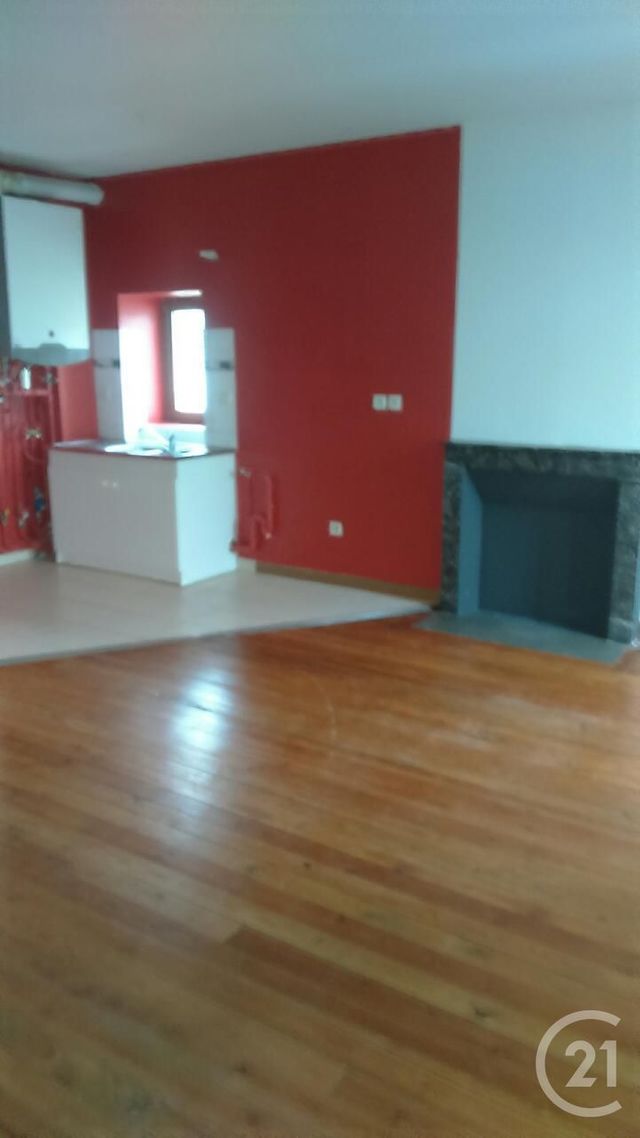 Appartement F3 à louer - 4 pièces - 96.0 m2 - BELLENAVES - 03 - AUVERGNE - Century 21 Agence Girard