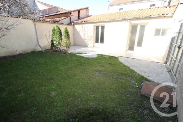 maison à vendre - 7 pièces - 112.0 m2 - AIGUEPERSE - 63 - AUVERGNE - Century 21 Agence Girard