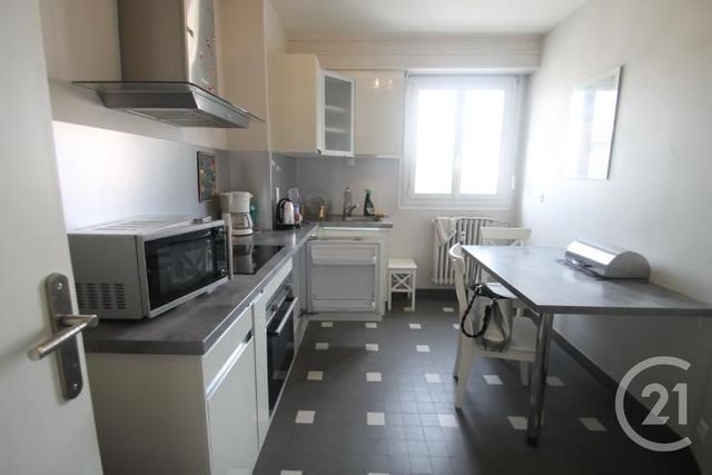 Appartement F3 à louer - 3 pièces - 56.6 m2 - VICHY - 03 - AUVERGNE - Century 21 Agence Girard